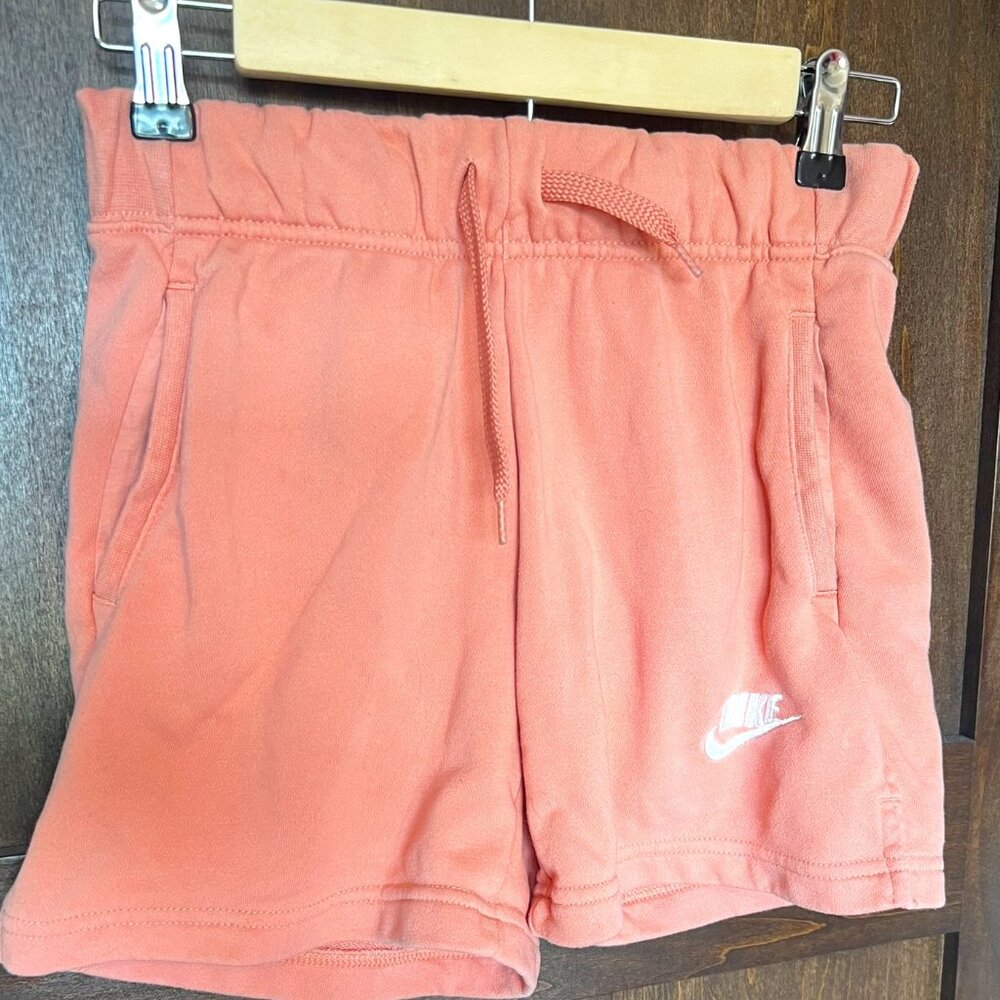 Nike Sportswear Club Fleece Mid-Rise Shorts - Girls -Salmon Pink